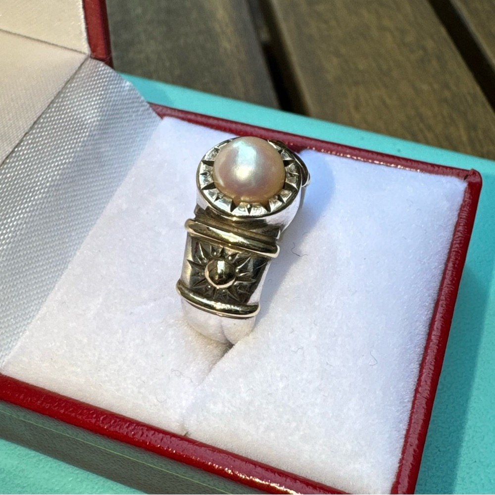 David & Ronnie Gallery Pearl Silver/14 k Gold Sundial Ring - Picture 3 of 5